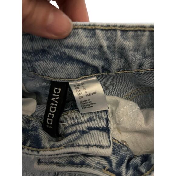 H&M Divided Women's Acid Wash High Waisted Denim Shorts Size 0 Blue - Picture 3 of 7